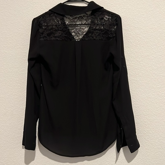 🛍Pre-Loved Express button up with Lacy shoulder area - Picture 13 of 14